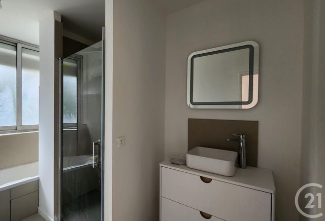 Appartement F3 à louer - 3 pièces - 64.0 m2 - ABBEVILLE - 80 - PICARDIE - Century 21 Triangle Immobilier