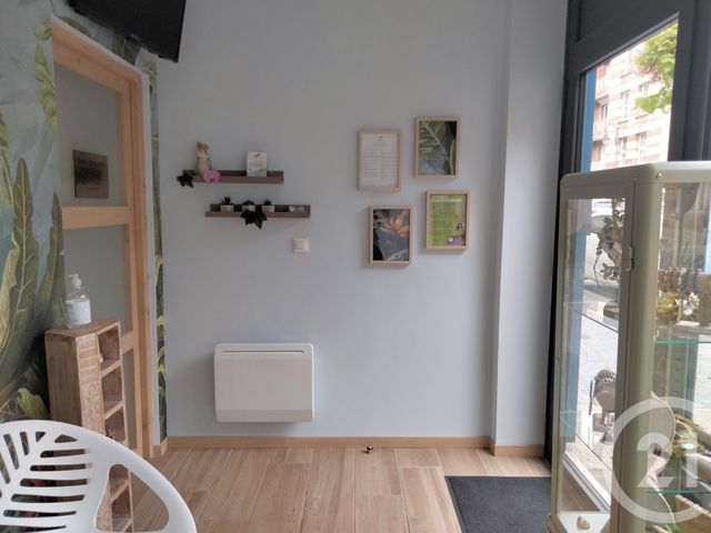 Afficher la photo en grand commerce à vendre - 29.0 m2 - ABBEVILLE - 80 - PICARDIE - Century 21 Triangle Immobilier