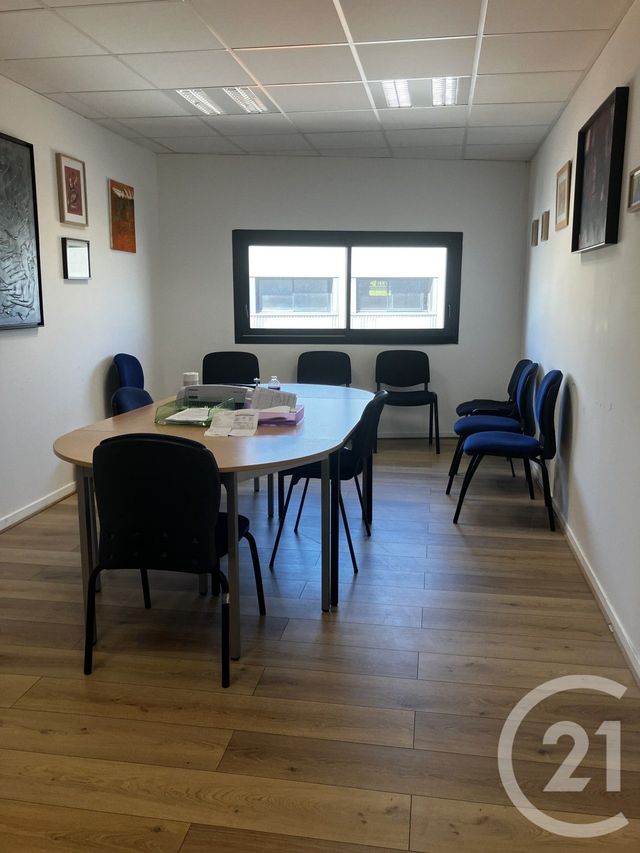 commerce à louer - 160.0 m2 - VAUCHELLES LES QUESNOY - 80 - PICARDIE - Century 21 Triangle Immobilier