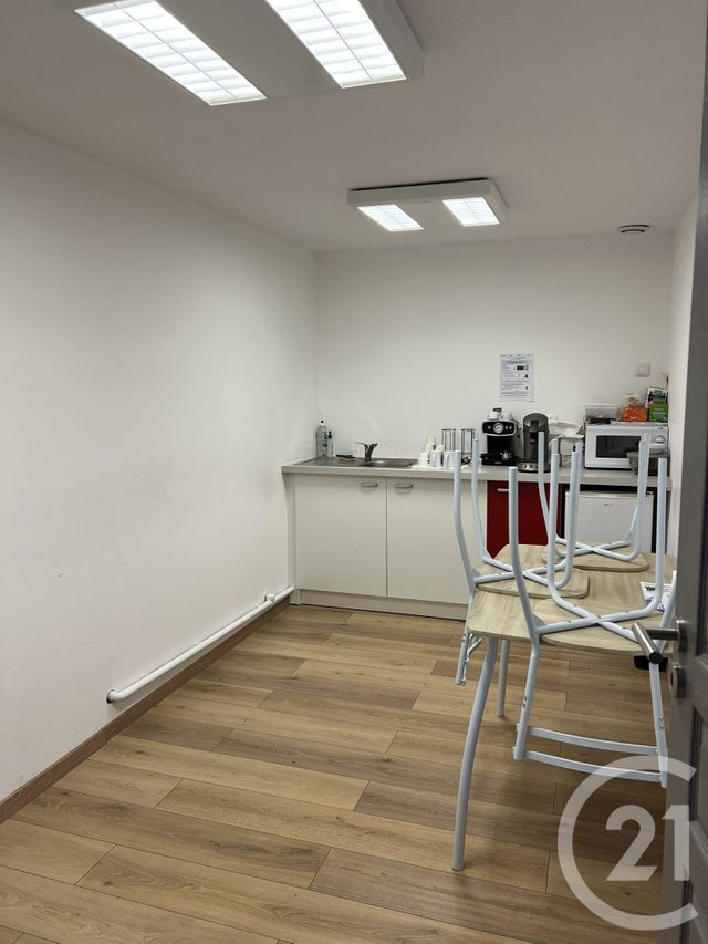 commerce à louer - 160.0 m2 - VAUCHELLES LES QUESNOY - 80 - PICARDIE - Century 21 Triangle Immobilier