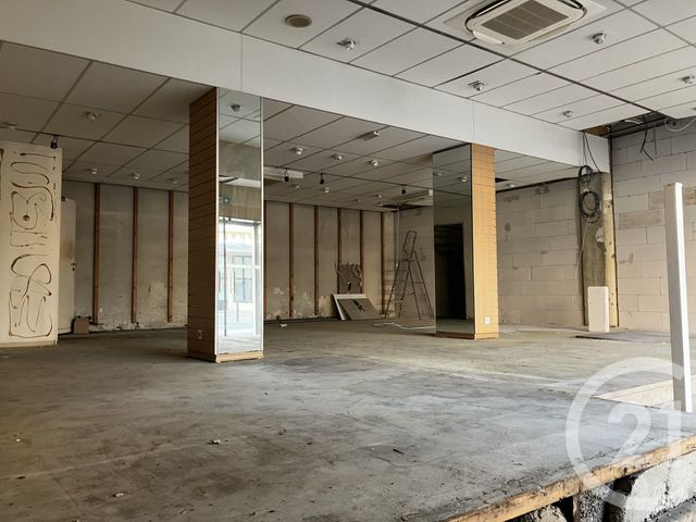commerce à louer - 150.0 m2 - 80 - PICARDIE - Century 21 Triangle Immobilier