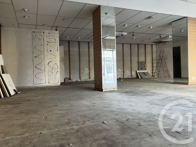 commerce à louer - 150.0 m2 - 80 - PICARDIE - Century 21 Triangle Immobilier
