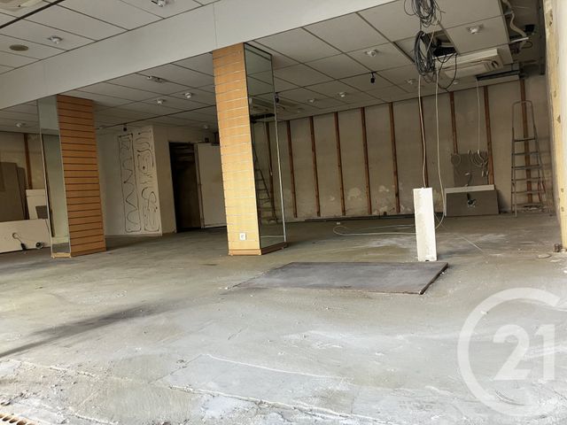 commerce à louer - 150.0 m2 - 80 - PICARDIE - Century 21 Triangle Immobilier