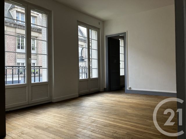 Appartement F3 bis à louer - 3 pièces - 83.0 m2 - ABBEVILLE - 80 - PICARDIE - Century 21 Triangle Immobilier