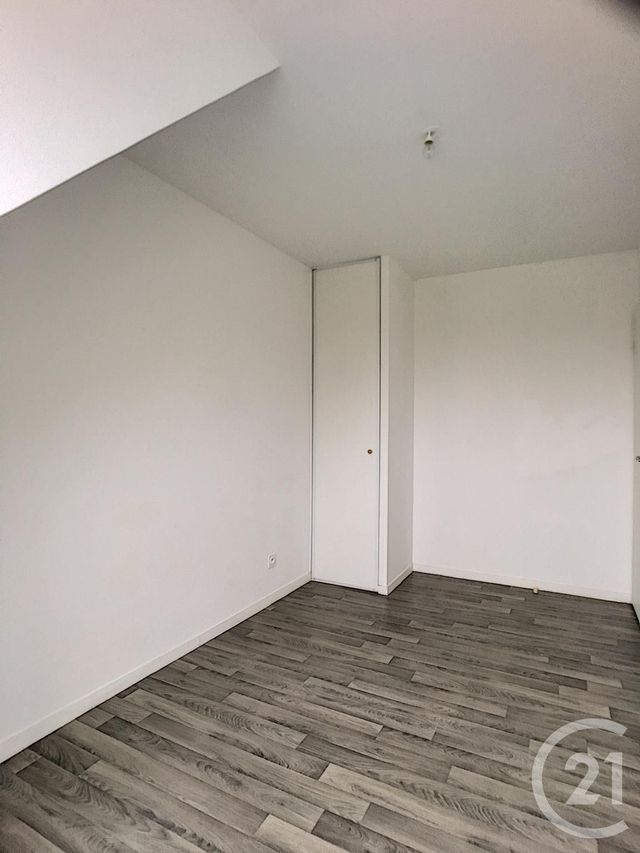 Appartement Duplex à louer - 2 pièces - 37.2 m2 - ABBEVILLE - 80 - PICARDIE - Century 21 Triangle Immobilier