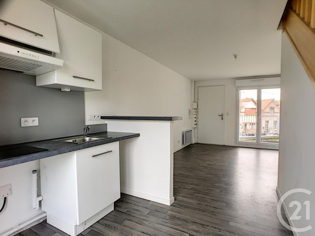 Appartement Duplex à louer - 2 pièces - 37.2 m2 - ABBEVILLE - 80 - PICARDIE - Century 21 Triangle Immobilier