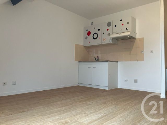 Appartement F2 à louer - 2 pièces - 34.3 m2 - ABBEVILLE - 80 - PICARDIE - Century 21 Triangle Immobilier