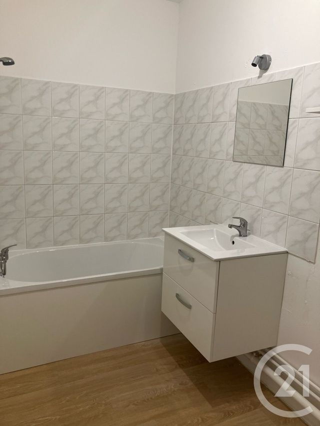 Appartement F2 à louer - 2 pièces - 34.3 m2 - ABBEVILLE - 80 - PICARDIE - Century 21 Triangle Immobilier
