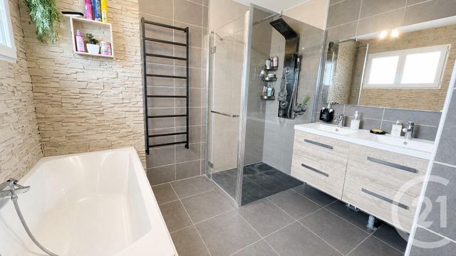 maison à vendre - 5 pièces - 151.16 m2 - HALLENCOURT - 80 - PICARDIE - Century 21 Triangle Immobilier