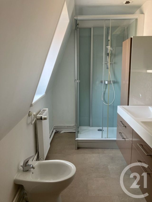 Appartement F3 à louer - 3 pièces - 71.42 m2 - ABBEVILLE - 80 - PICARDIE - Century 21 Triangle Immobilier