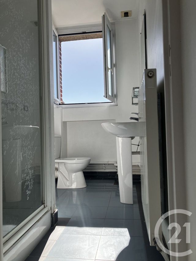 Appartement F2 à louer - 2 pièces - 41.9 m2 - ABBEVILLE - 80 - PICARDIE - Century 21 Triangle Immobilier